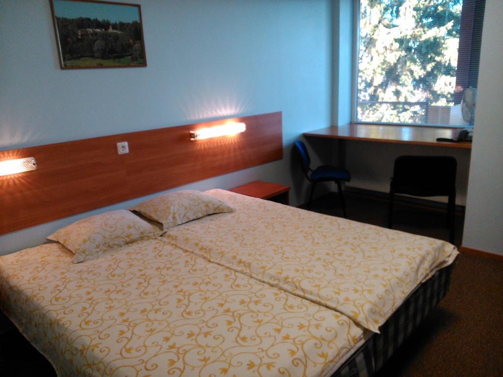 Maennimaee Guesthouse Viljandi Szoba fotó